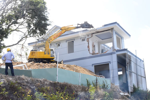 Vũng Tàu Tháo dỡ căn biệt thự xây không phép của Công ty CP Du lịch Cáp treo Vũng Tàu