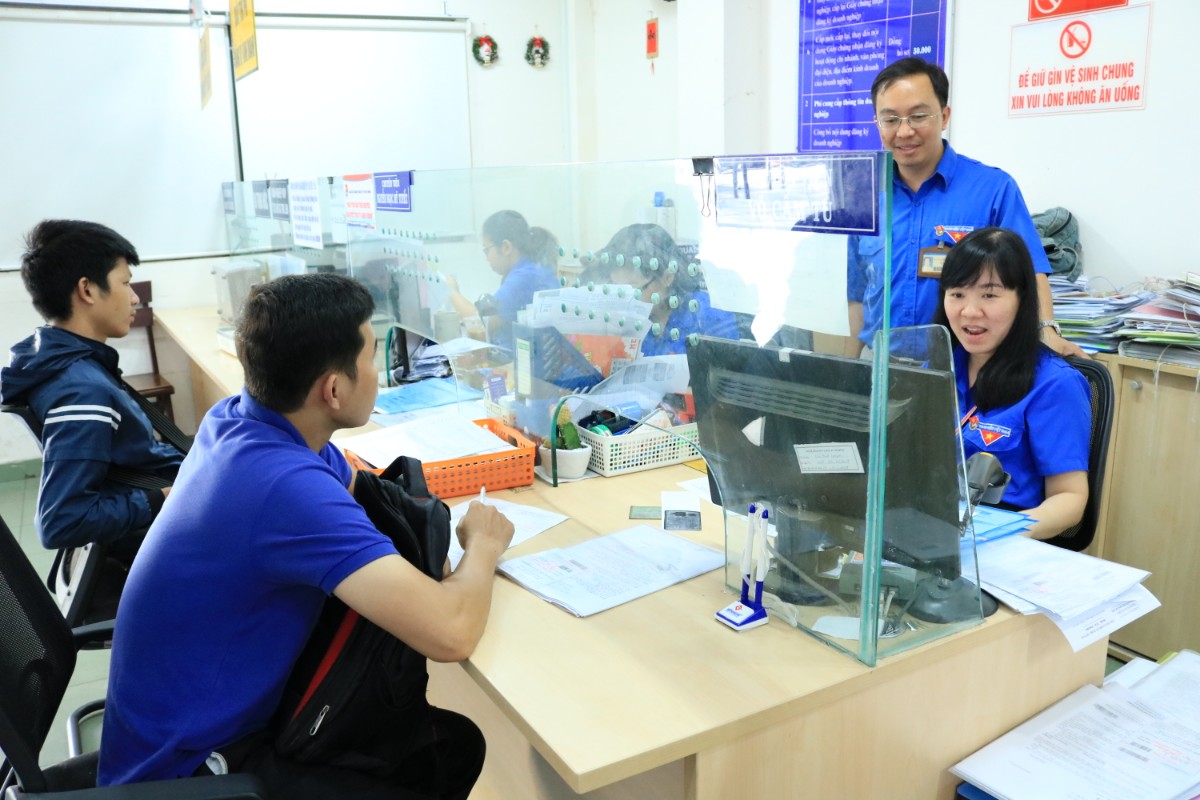 Bảo đảm công chức, viên chức nữ được hưởng đầy đủ quy định về bình đẳng giới