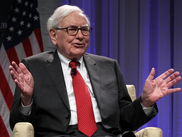 Tỷ phú Warren Buffett khuyên nhà đầu tư làm gì khi thị trường ảnh hưởng bởi Covid-19