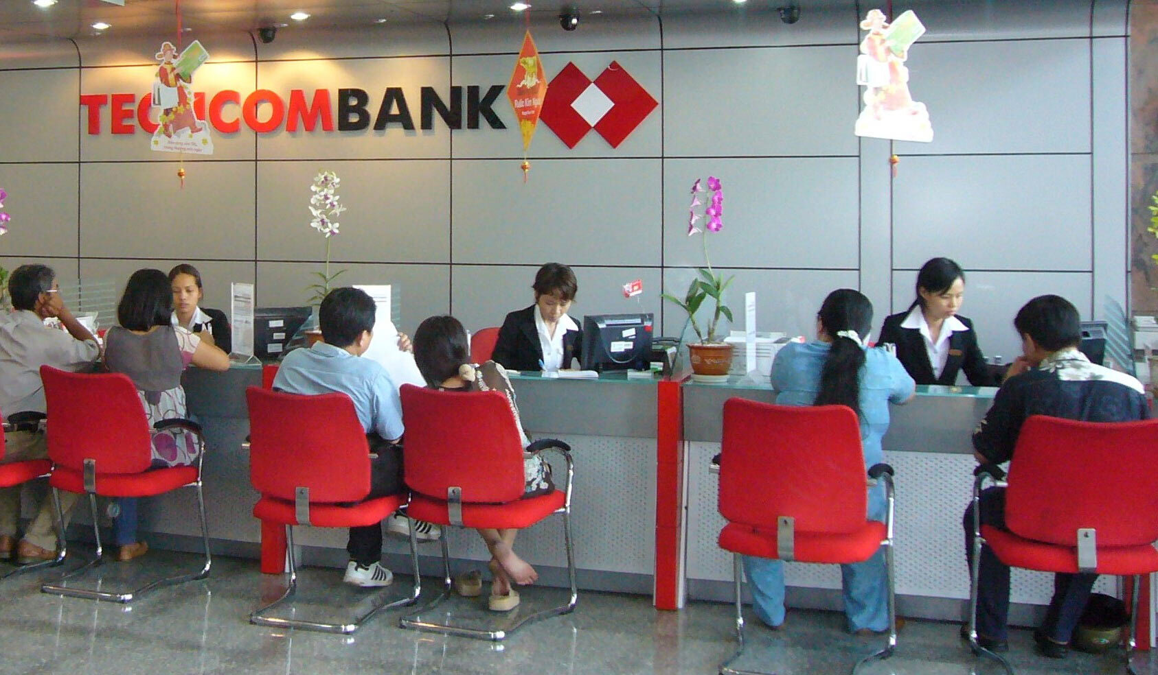 Khách hàng lo lắng sự mất an toàn sau sự cố ngân hàng điện tử của Techcombank