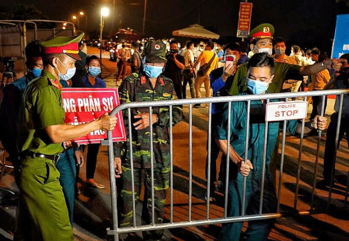 Chính thức gỡ lệnh phong toả thôn Hạ Lôi sau 28 ngày cách ly