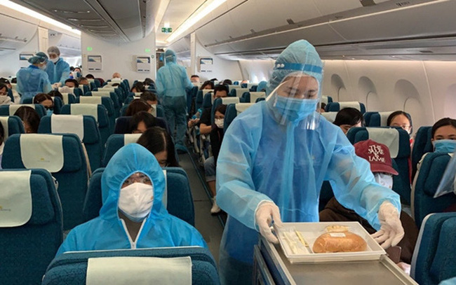 Hôm nay chính thức bỏ giãn cách hành khách trên máy bay, xe khách