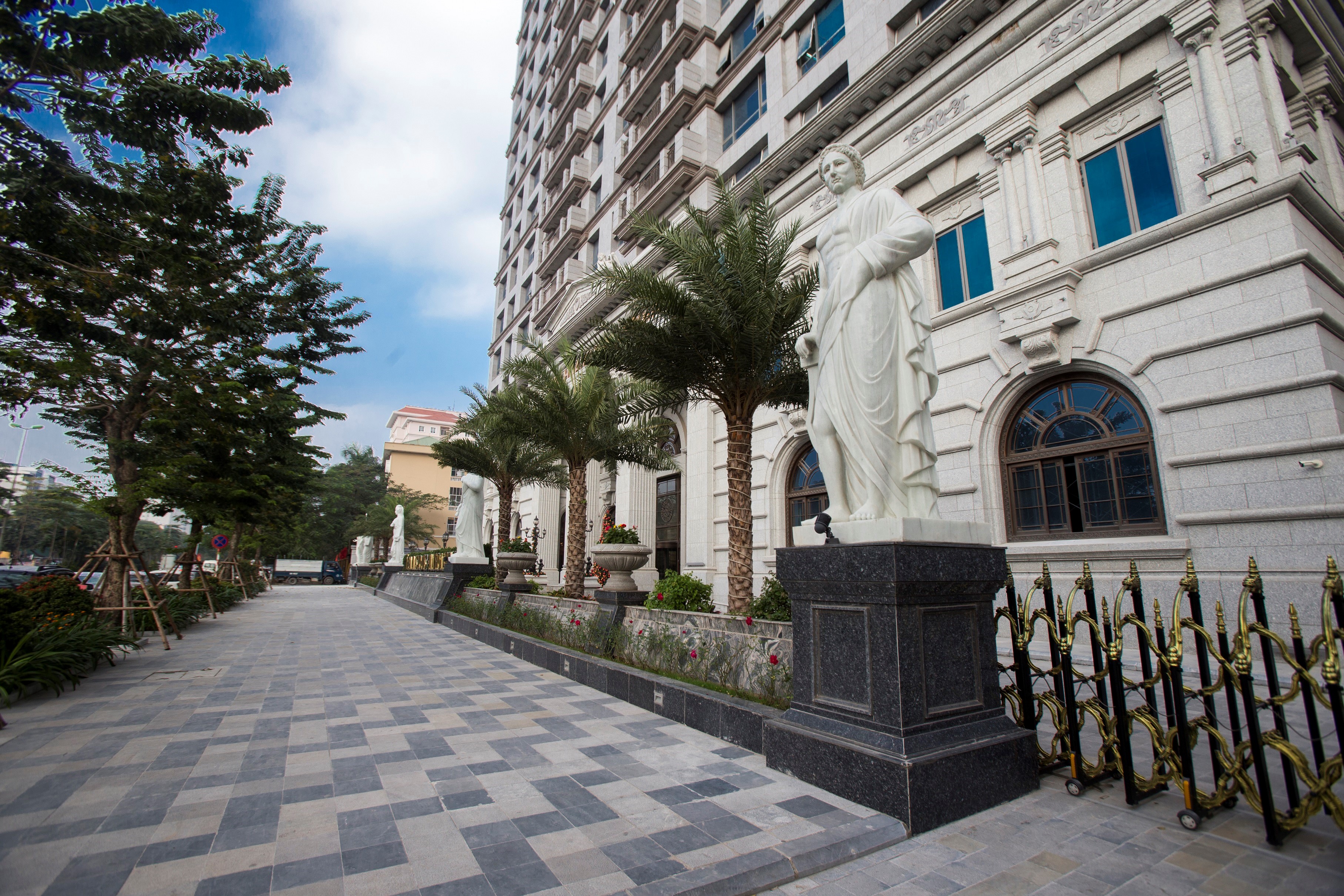 D. Palais Louis đã mê hoặc khách hàng như thế nào