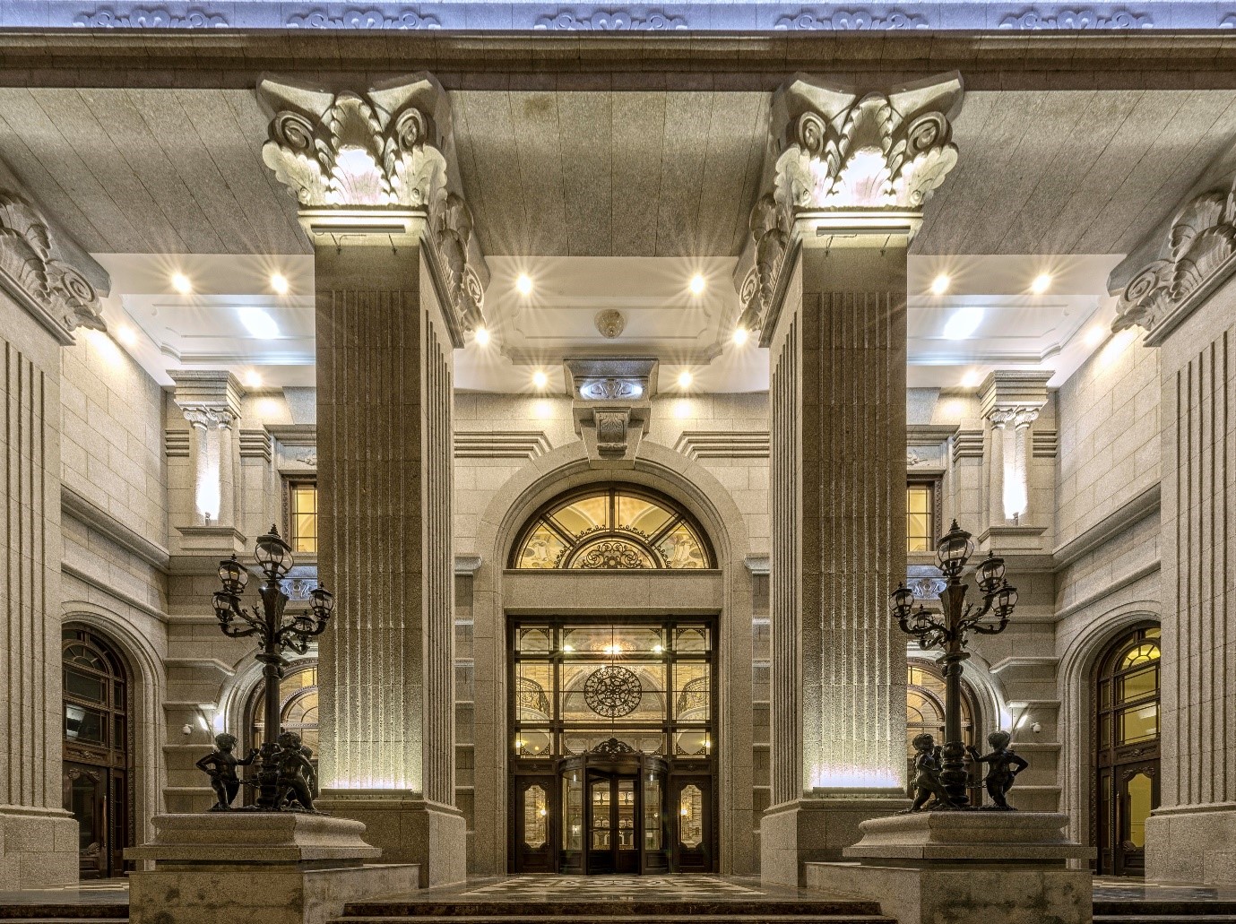 D’. Palais Louis tái hiện cung điện Versailles giữa lòng Hà Nội