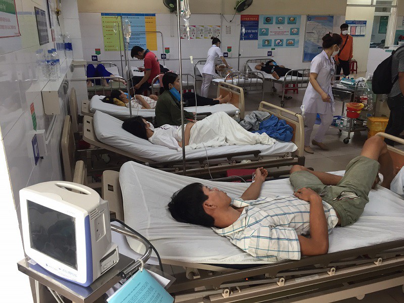 Đà Nẵng 133 người nhập viện trong đêm nghi do ngộ độc thực phẩm