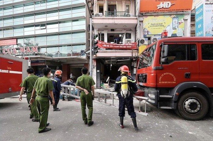 Hà Nội Xảy ra nổ lớn tại nhà hàng gà rán trên phố Cửa Nam