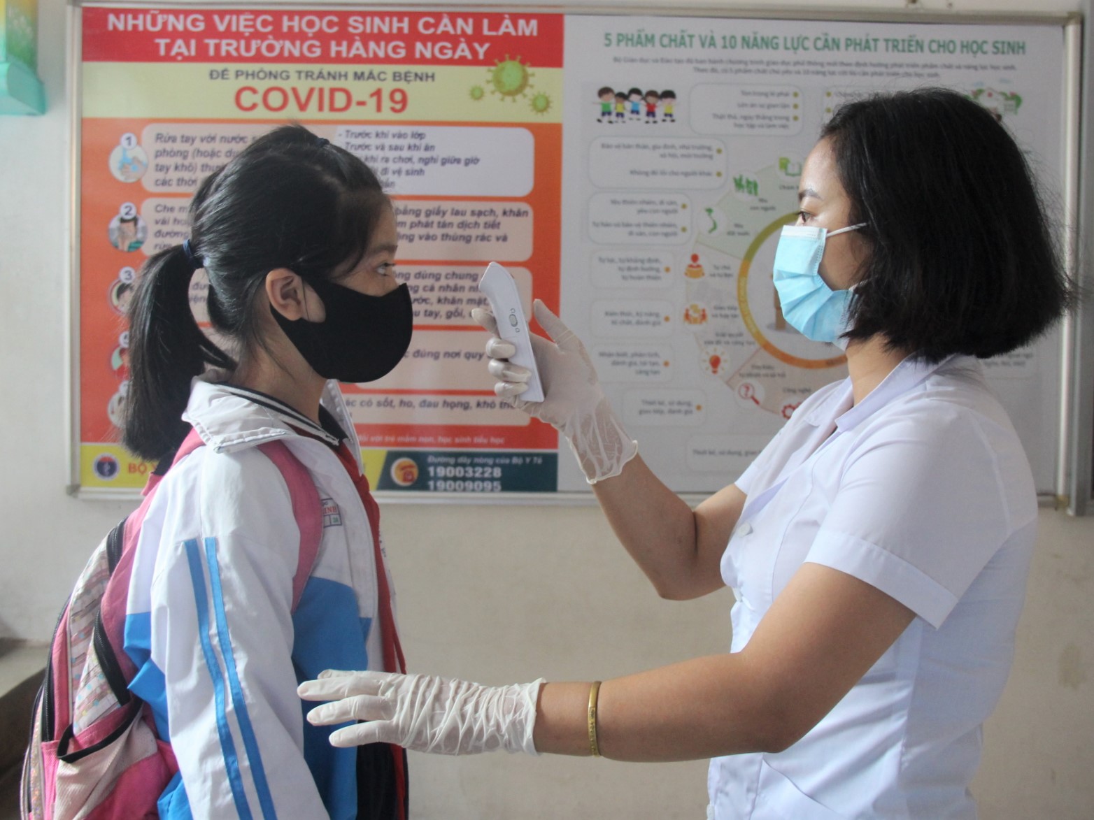 An Giang Yêu cầu dừng ngay việc vận động phụ huynh mua máy đo nhiệt cầm tay