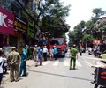 Hà nội Nổ bình gas tại cửa hàng Sushi Việt trên đường Tô Hiệu đúng giờ tan học gây hoảng loạn người dân 