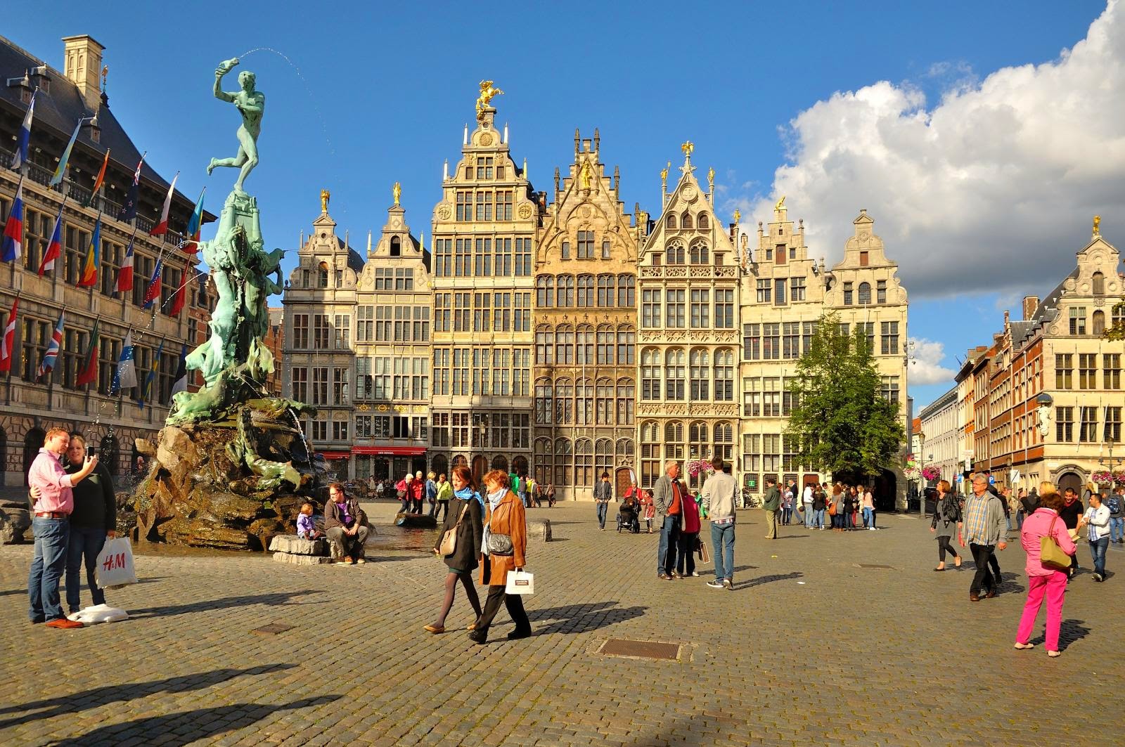 Các quốc gia châu Âu bật đèn xanh đón khách du lịch trở lại