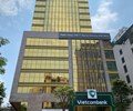 Hà Nội toà nhà Vietcombank Láng Hạ gây chói mắt đối với người tham gia giao thông