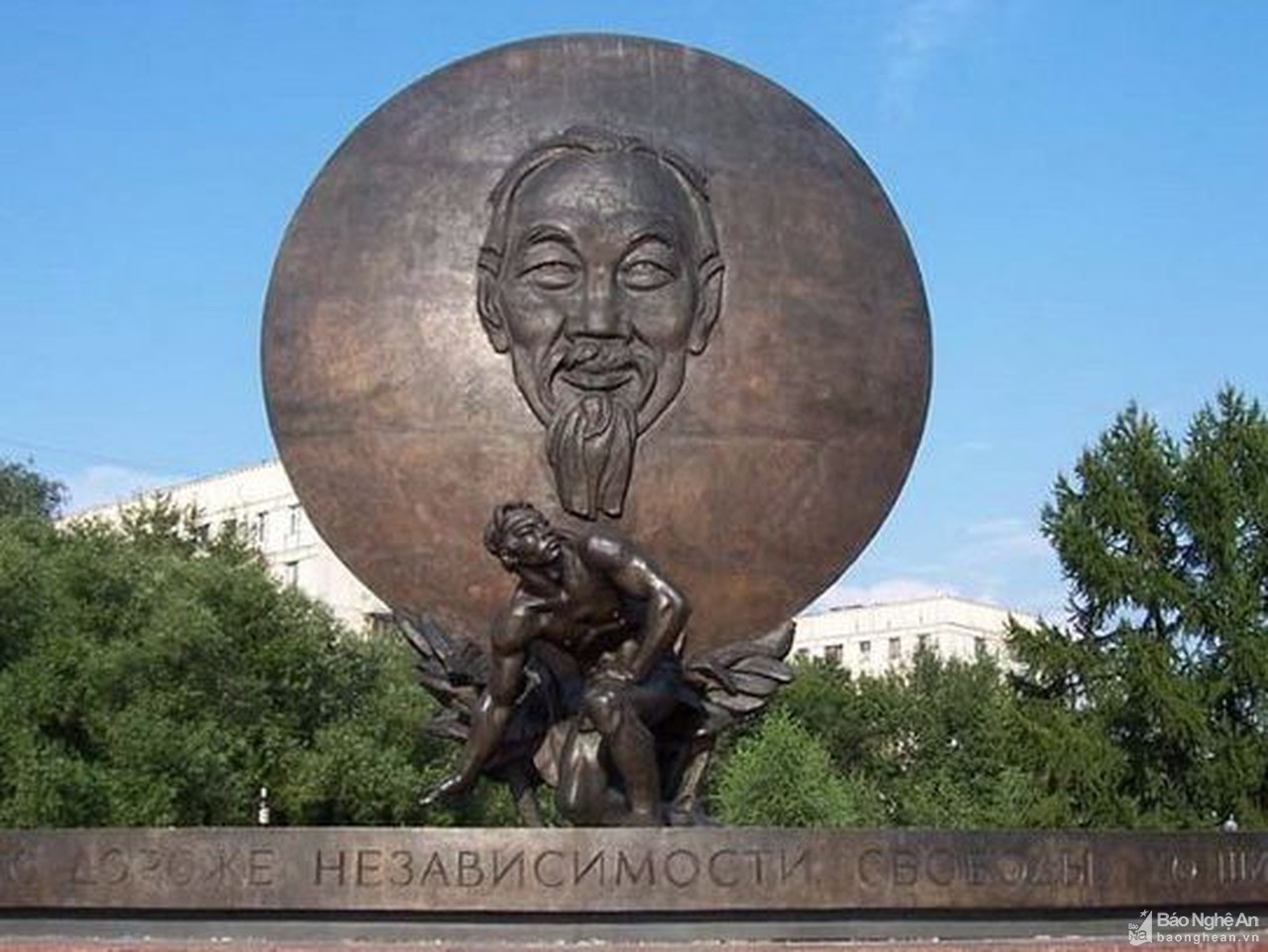 Di tích tưởng niệm Chủ tịch Hồ Chí Minh có mặt tại nhiều quốc gia trên thế giới