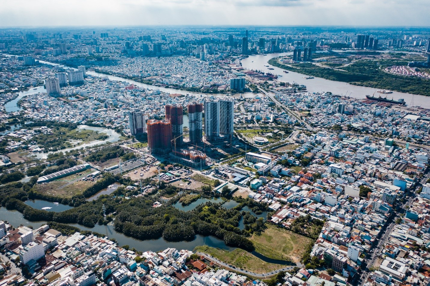 Eco Green Saigon ghi điểm nhờ tiến độ xây dựng