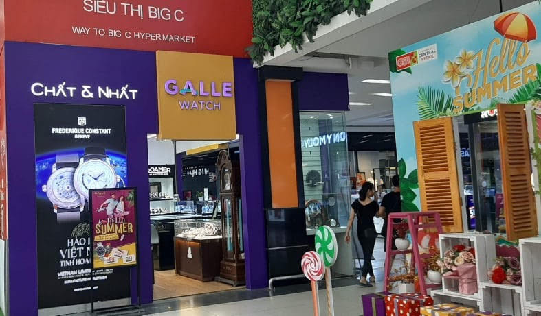 Mua đồng hồ hàng chục triệu đồng tại Galle Watch khách hàng một năm thay vít đáy 4 lần