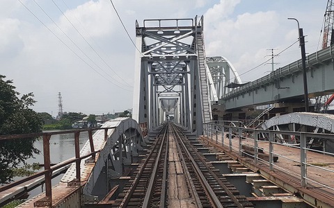 11h hôm nay sẽ cấm tàu trên sông Sài Gòn để tháo dỡ cầu đường sắt Bình Lợi