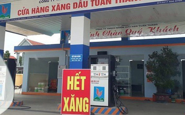 Hà Nội Phát hiện cây xăng găm hàng 20.000 lít xăng nhưng không bán cho khách