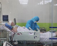 Cập nhật Dịch COVID-19 Bệnh nhân 91 có chuyển biến tích cực có dấu hiệu phản xạ tốt nhận biết được y lệnh từ bác sĩ 