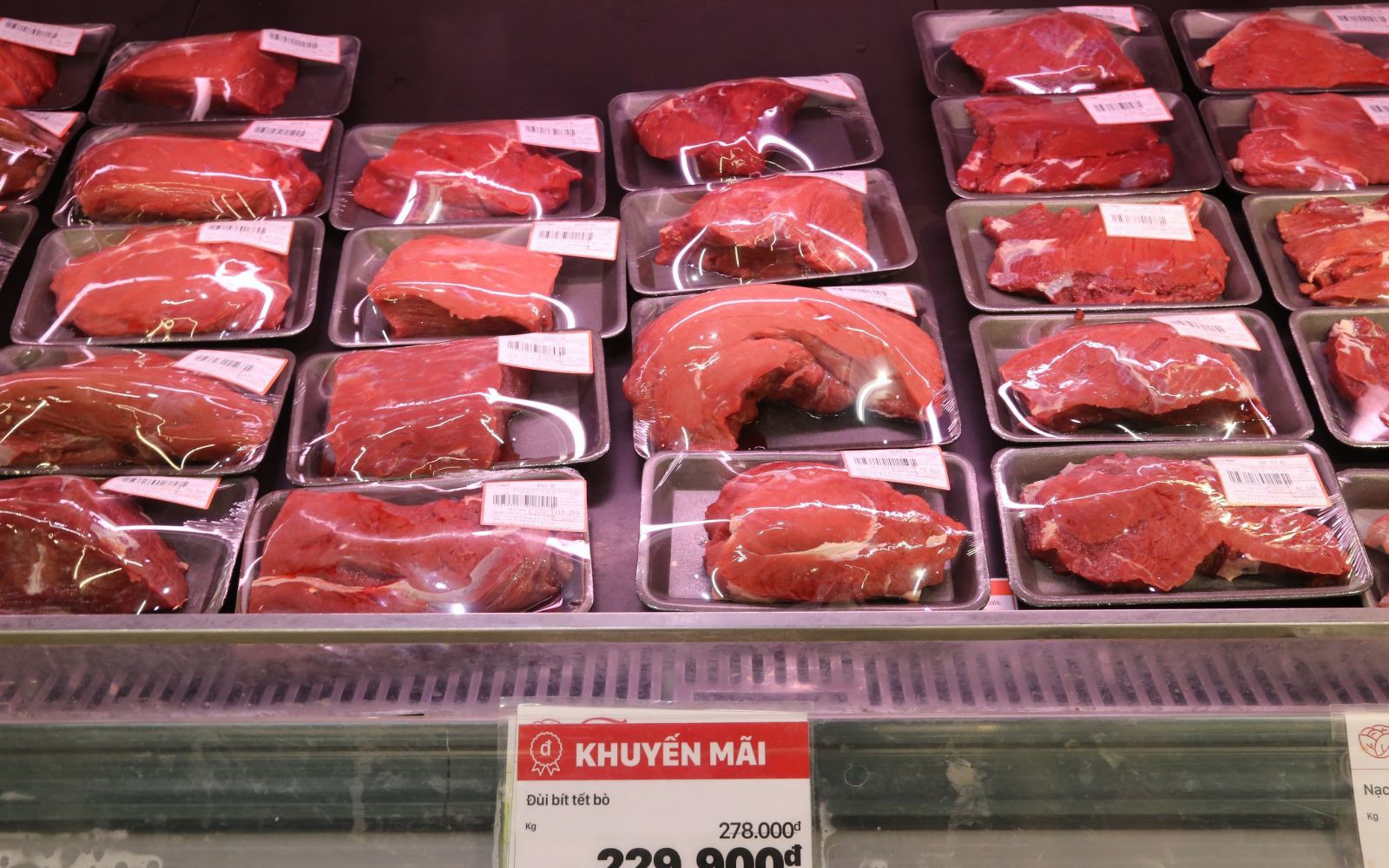 Giá cả thị trường hôm nay 295 Thịt heo tiếp tục được các siêu thị giảm giá để thúc đẩy sức mua