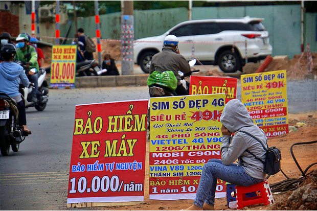 Bảo hiểm xe máy bắt buộc  bán tại vỉa hè không có giá trị