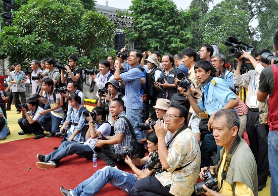Vì sao có tình trạng né tránh trả lời, cung cấp thông tin cho báo chí