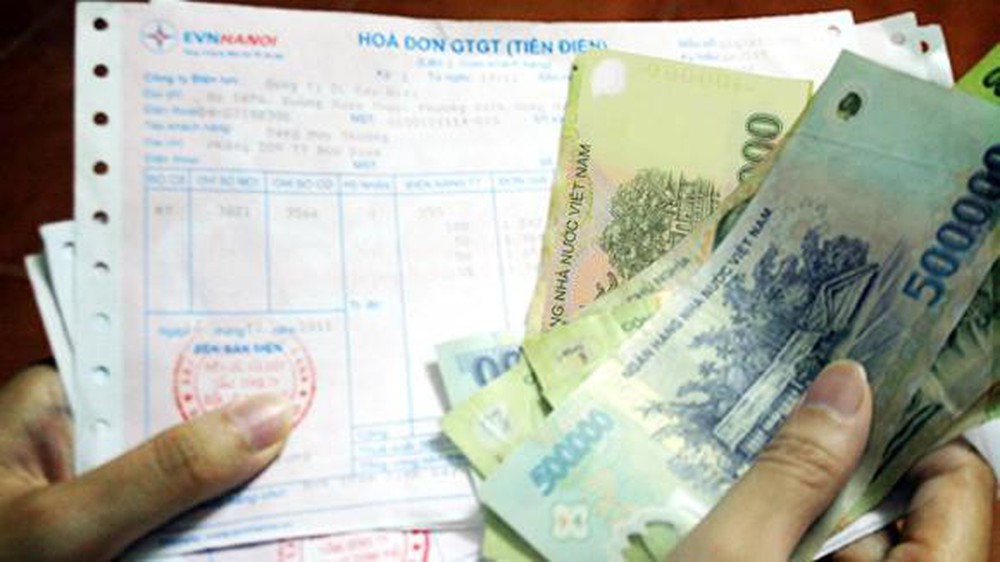 Người thuê nhà trọ ở Hà Nội vẫn phải trả tiền điện giá cao