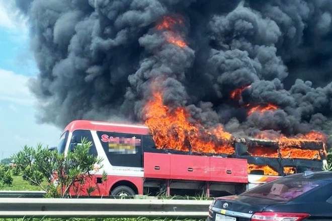 Vì sao xe khách giường nằm liên tục bốc cháy khi đang lưu thông