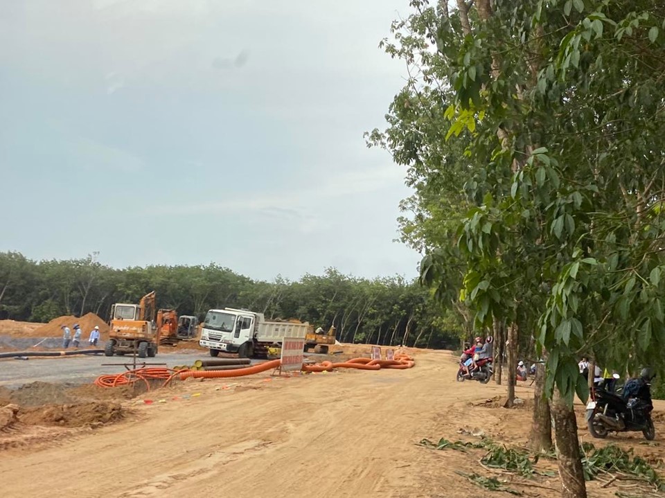 Siêu dự án Gem Sky World của Tập đoàn Đất Xanh ngang nhiên xây dựng không phép và rao bán rầm rộ, trách nhiệm chính quyền tỉnh Đồng Nai ở đâu