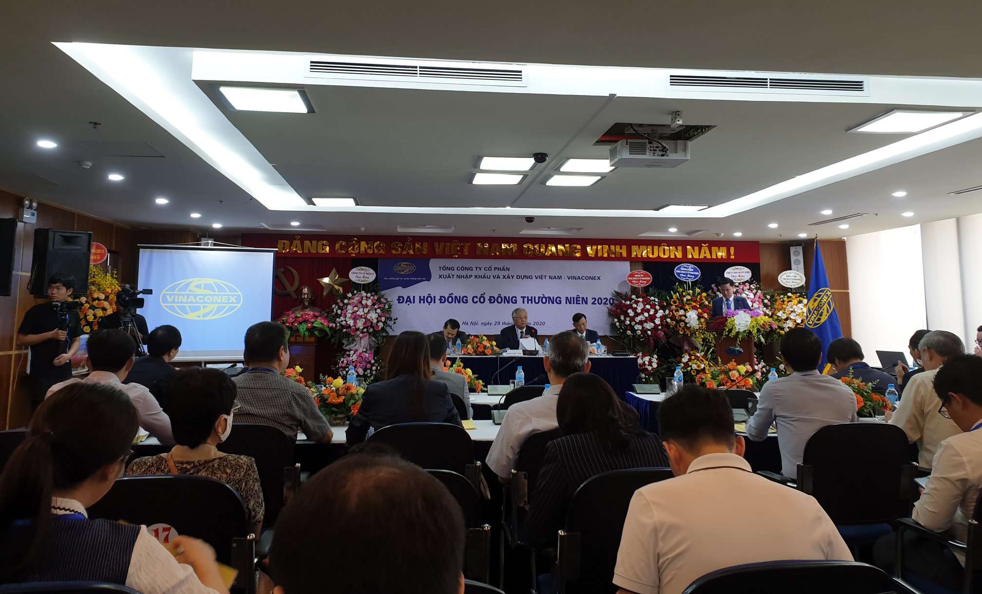 ĐHĐCĐ Vinaconex Dự án An Khánh là gánh nặng tài chính lớn, Vinaconex quyết tái cơ cấu