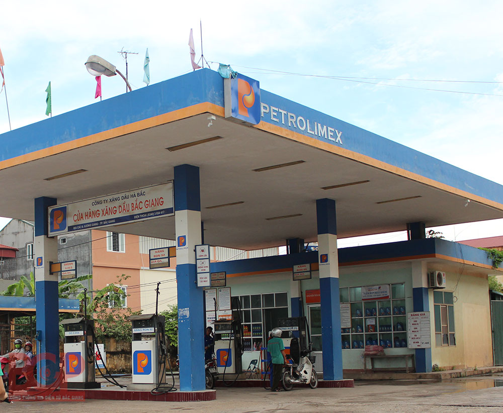 Giá xăng dầu hôm nay 67 Tiếp tục lao dốc do thị trường ảm đạm 