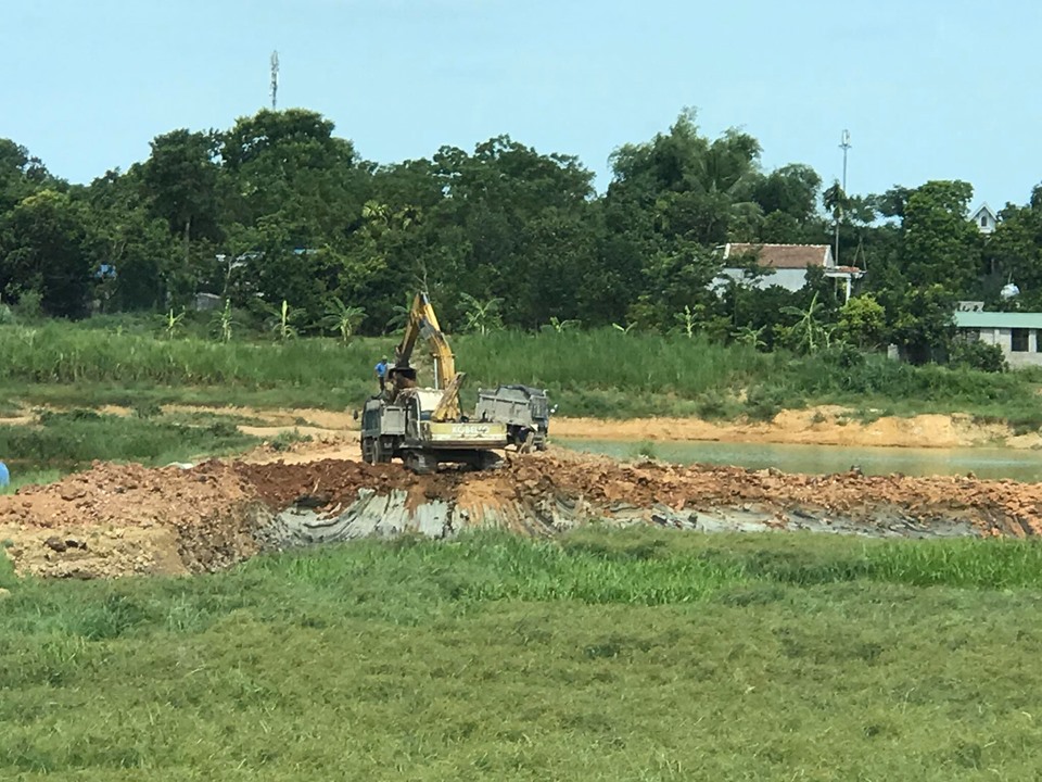 Tiếp bài Chương Mỹ (Hà Nội) Lộ tin nhắn Chủ tịch UBND xã Tân Tiến sau khi báo chí phản ánh về khai thác đất trái phép