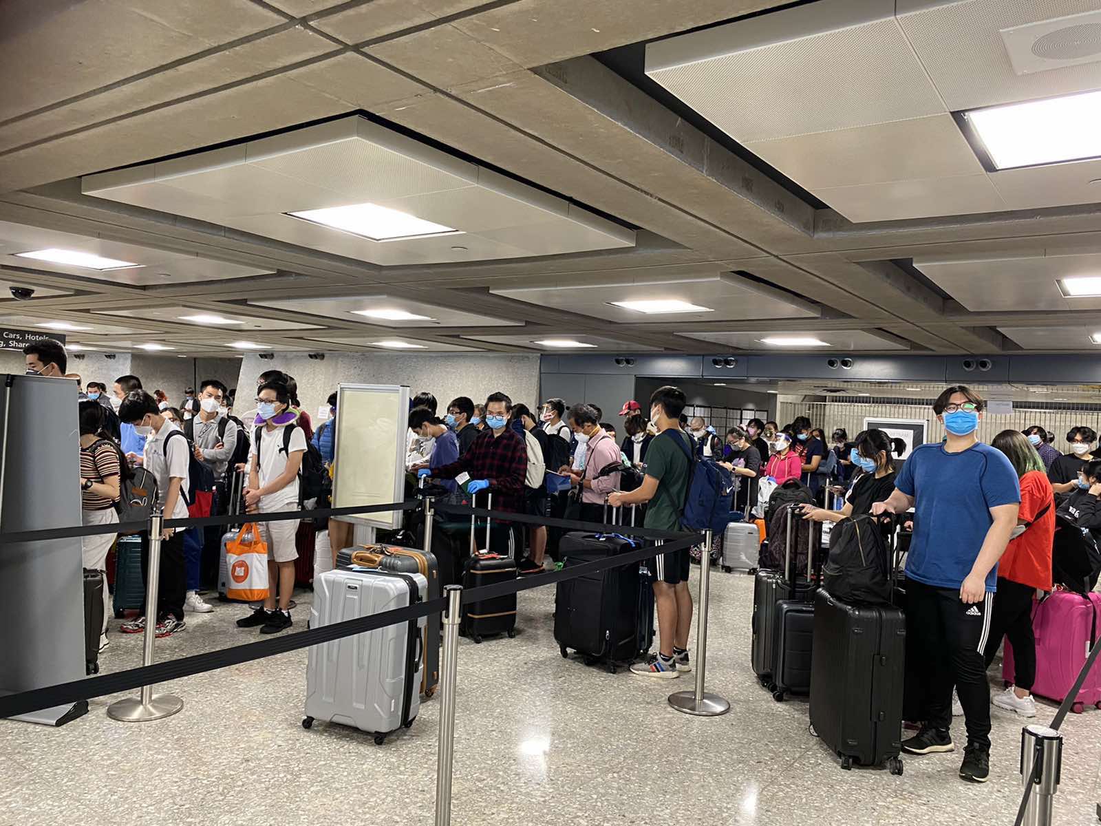 Chuyến bay đưa 346 công dân Việt Nam từ Hoa Kỳ về nước hạ cánh an toàn