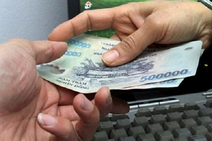 Phạt tù 2 cựu công an vòi tiền tội phạm ma túy