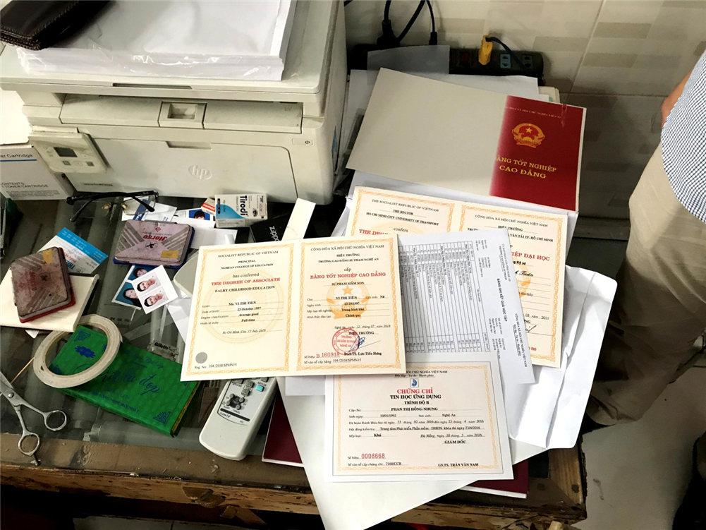 Triệt phá ổ nhóm làm giả hàng nghìn con dấu, văn bằng, chứng chỉ