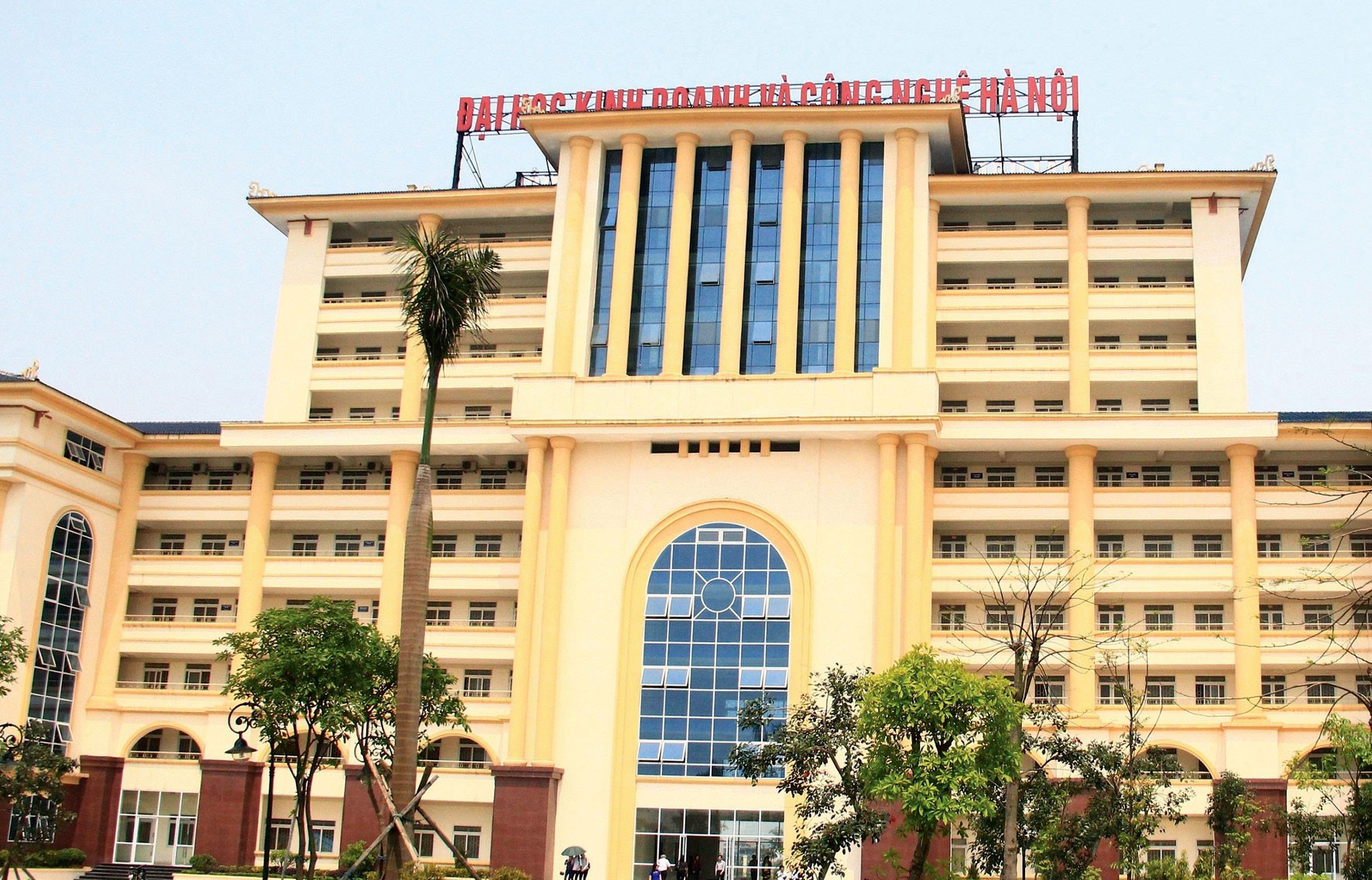 Thanh tra Bộ GDĐT nêu một loạt sai phạm tại trường ĐH Kinh doanh và Công nghệ