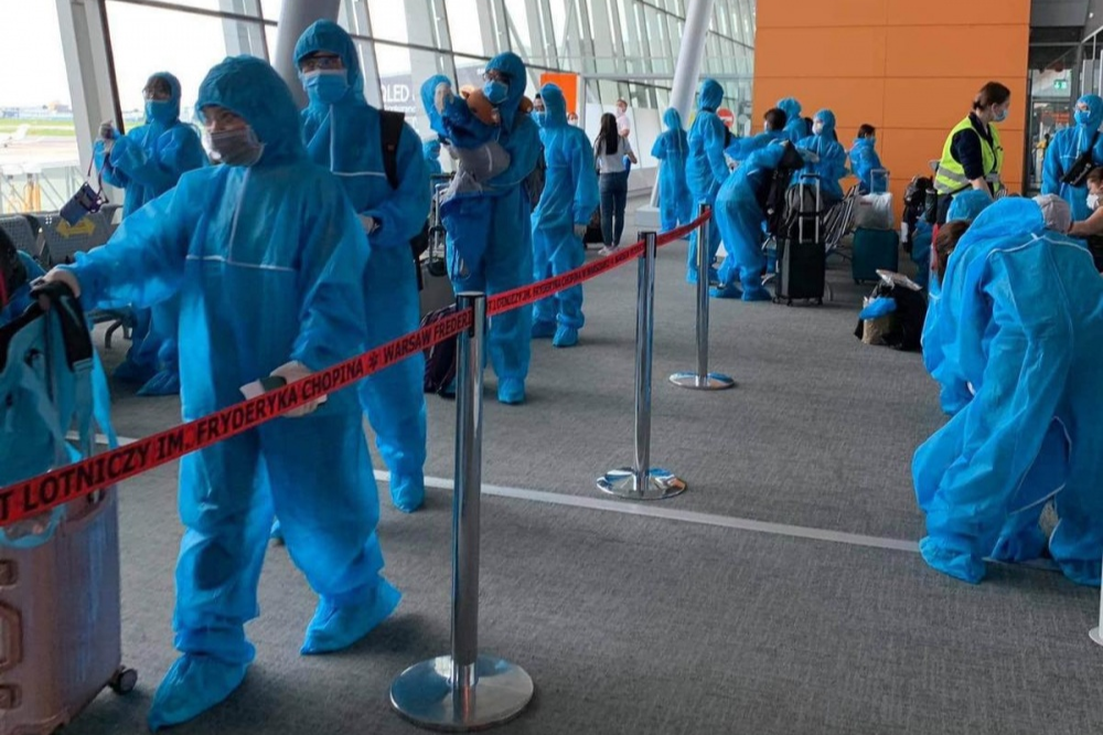 Đưa gần 280 công dân Việt Nam từ Rumani, Ba Lan và các nước lân cận về nước an toàn