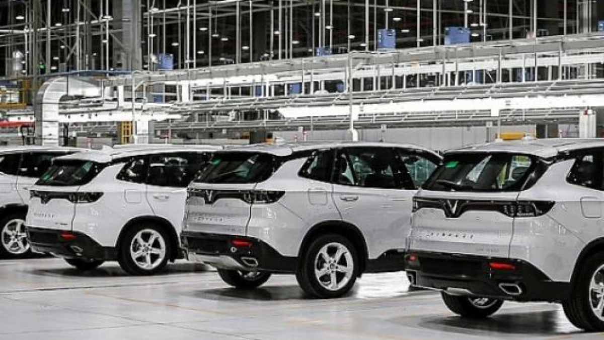 Nhập khẩu ô tô nguyên chiếc giảm gần 40.000 xe trong nửa đầu tháng 7