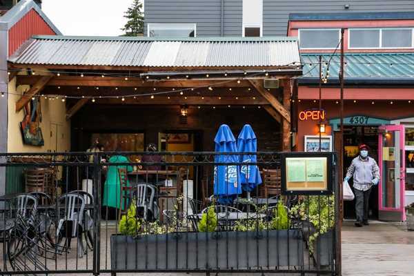 Hơn 26.000 nhà hàng tại Mỹ buộc phải đóng cửa trong bối cảnh dịch Covid-19