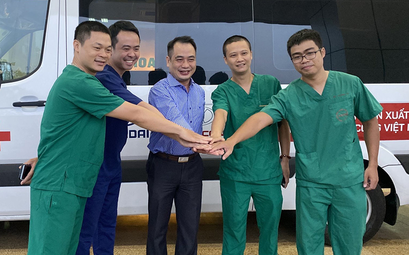 Đoàn cán bộ Bộ Y tế lên đường đón 120 công dân mắc Covid-19 từ Guinea Xích Đạo về nước