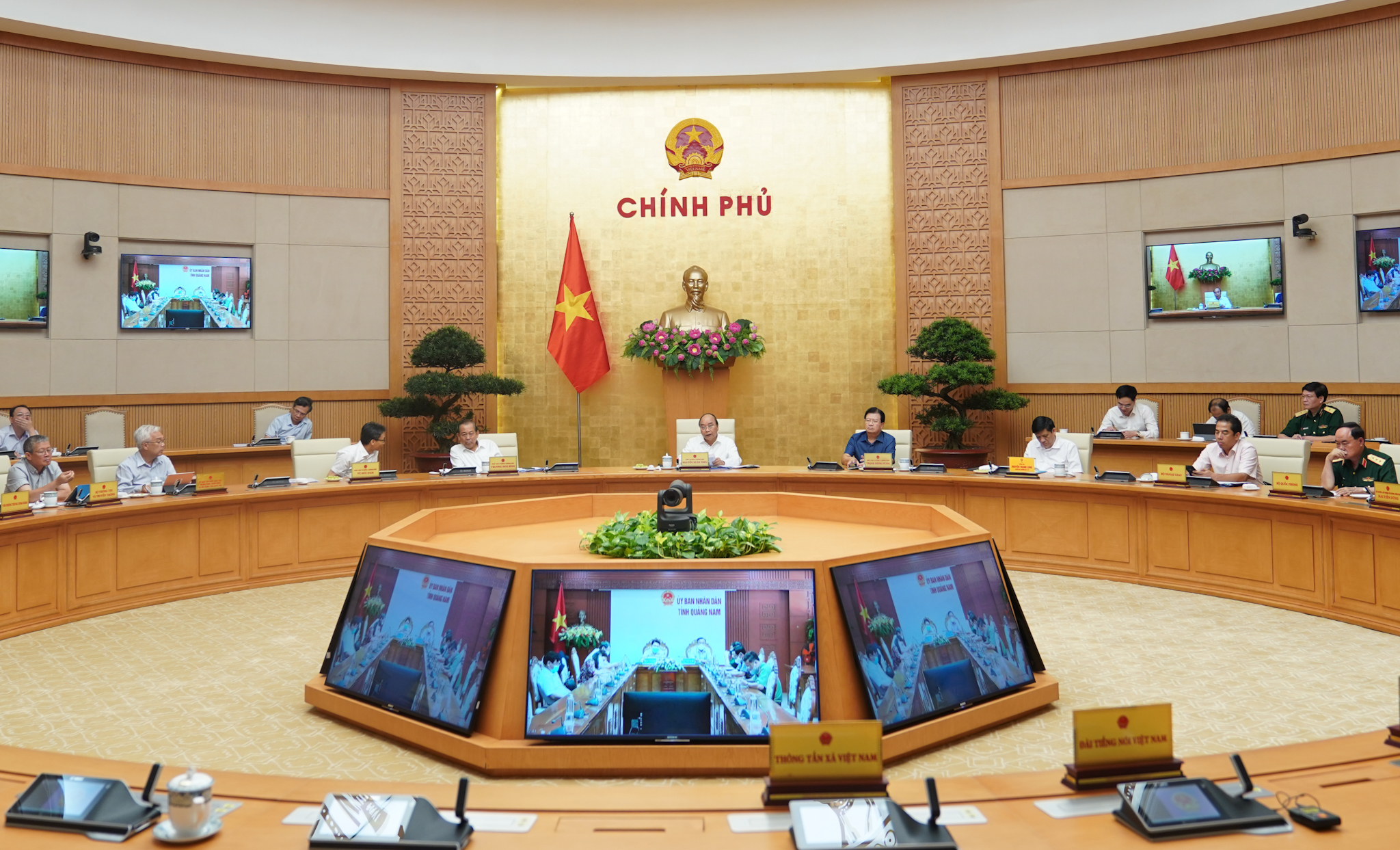 Thủ tướng Bí thư, Chủ tịch phải ra tay, hệ thống chính trị vào cuộc, người dân phải cảnh giác