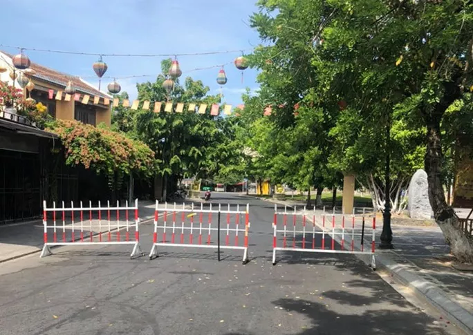 Ghi nhận 5 trường hợp nghi mắc Covid-19, phong toả 2.000 dân khu phố An Hội