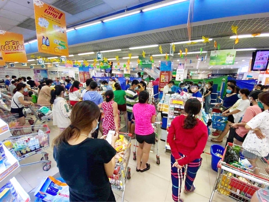 Siêu thị Co.opmart Tiếp tế nhu yếu phẩm cho các bệnh viện tại Đà Nẵng