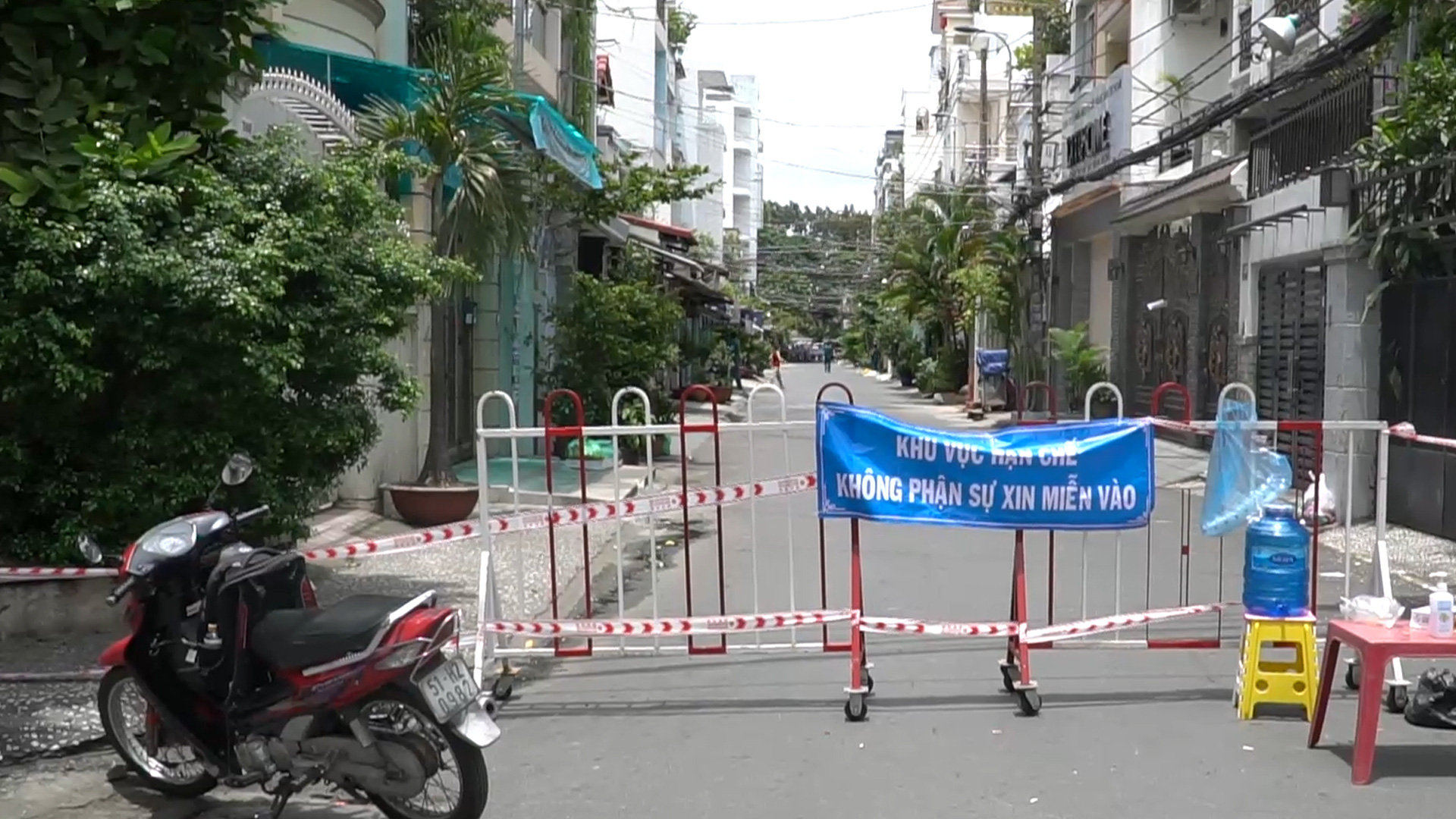 TPHCM Phong tỏa một con hẻm ở quận Tân Phú vì có người nghi mắc Covid-19