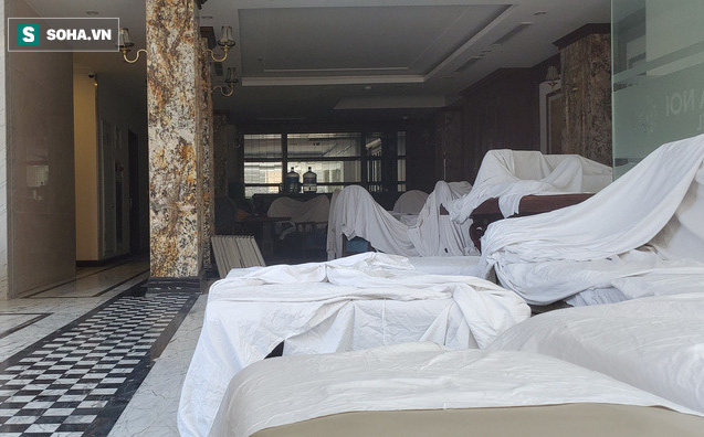 Gia sản trăm tỷ trên phố kim cương” Hà Nội nằm phủ bạt, vướng đầy bụi, ồ ạt thanh lý gấp