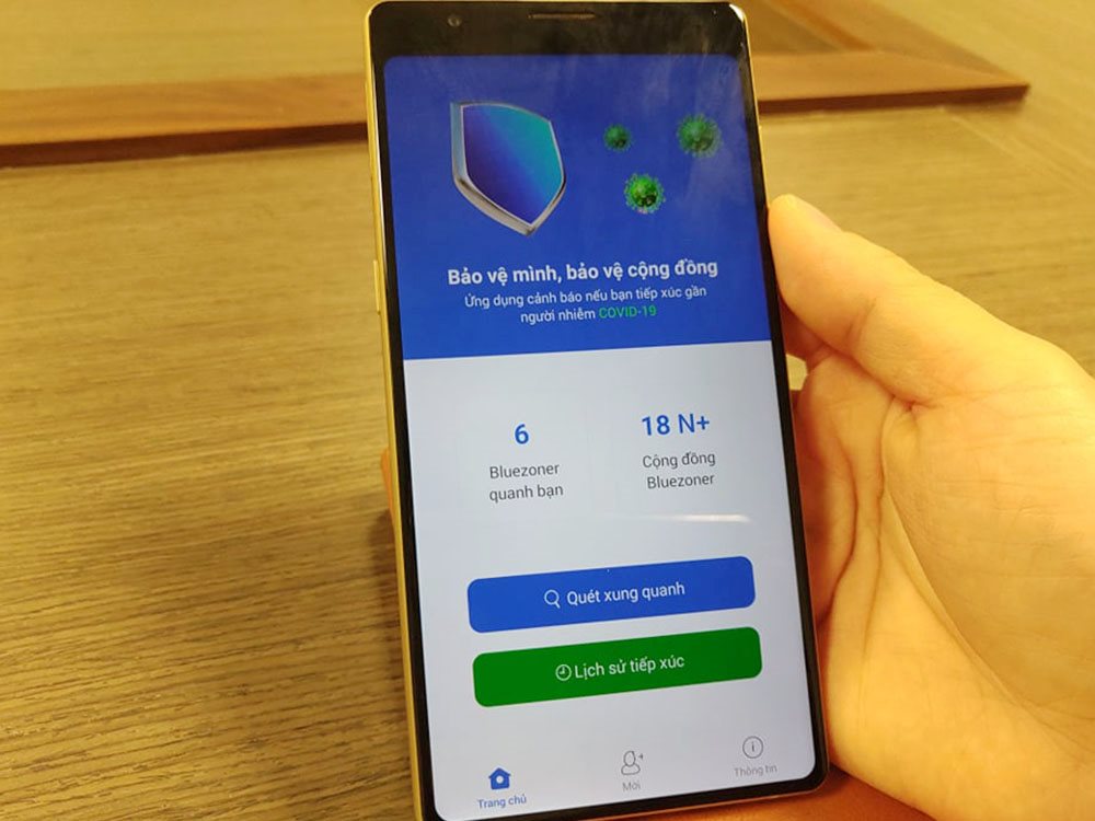 Đáp lời kêu gọi của Thủ tướng, người Việt Nam cài ứng dụng Bluezone để phòng, chống dịch Covid-19
