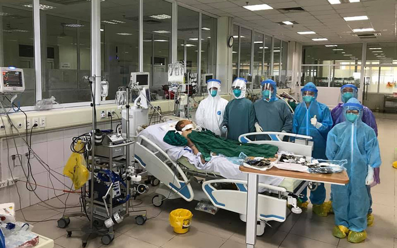 Vẫn còn nhiều bệnh nhân COVID-19 diễn biến nặng, một số tiên lượng tử vong bất cứ lúc nào