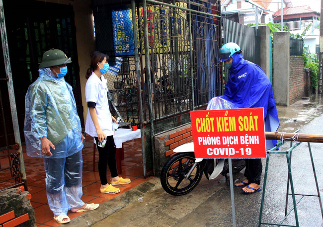 Thái Bình phong tỏa thêm 1 cụm dân cư liên quan đến nhân viên xe bus Hà Nội mắc COVID-19