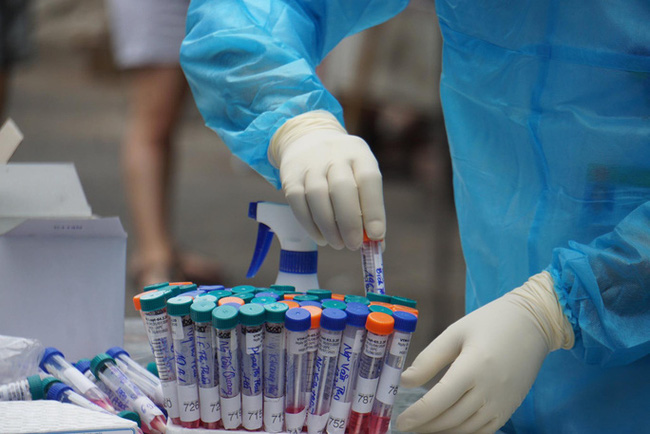 Từ 78, Hà Nội triển khai xét nghiệm PCR cho tất cả trên 50.000 người trở về từ Đà Nẵng