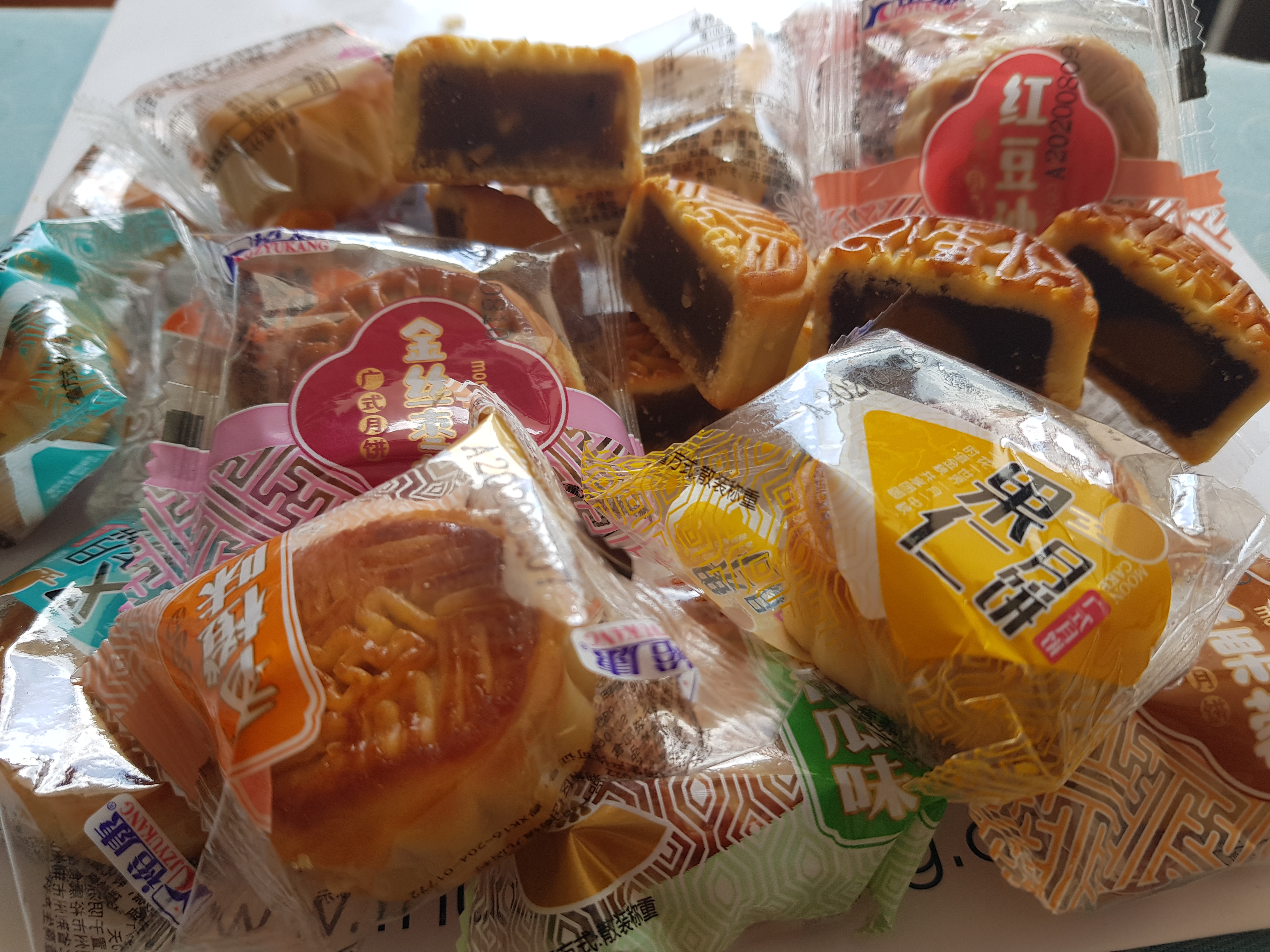 Bánh trung thu mini có xuất xứ Trung Quốc giá vài nghìn, đe doạ sức khoẻ người tiêu dùng Việt