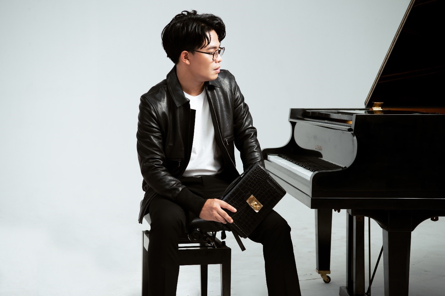 Dương Trường Giang phiêu, manly làm model cho GENTLEMAN LEATHER FOR MAN