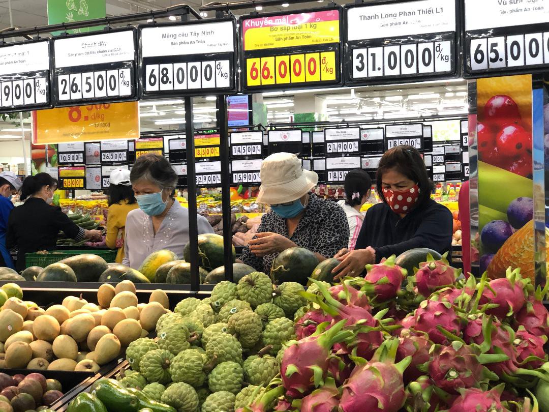 Dịch Covid-19 quay trở lại, bán lẻ hàng hóa và dịch vụ tiêu dùng sụt giảm trong tháng 8