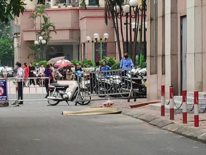 Hà Nội Bé gái 6 tuổi rơi từ tầng 12 chung cư xuống đất tử vong 